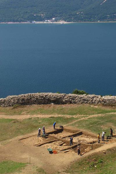 Beykoz Anadolu Kavağı sırtlarindaki Yoros Kalesi kazısı, kentin kültür ve turizm hayatına İstanbulun tarihi açısından çok önemli tarihi değerler kazandırıyor.