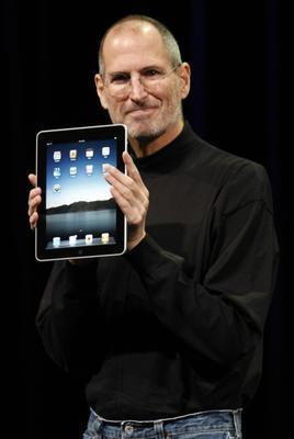 Apple, 2010da toplam 63.459 milyar dolar kazanç elde etmesi bekleniyor. Bu da 2009da 42.905 milyar dolar olan kazancın yüzde 47.91 oranında yükselmesi anlamına geliyor.

Appleın CEOsu ve kurucusu Steve Jobs, ABDde finansal haberler yapan internet portalı MarketWatch tarafından son onyılın CEOsu seçildi.