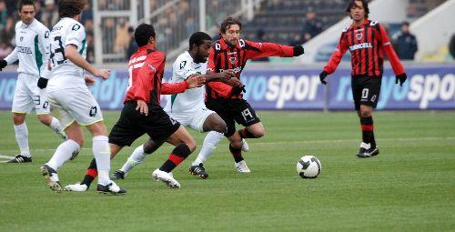 Super Lig'de Denizlispor, Gaziantepspor'u 2-0 yendi.