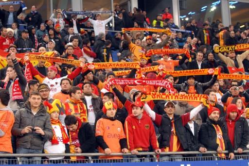 Galatasaray 10 kişi tamamladığı maçta öne geçmesine rağmen skoru koruyamadı, turu Ali Sami Yen'e bıraktı.