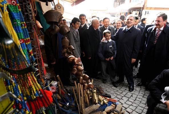 Cumhurbaşkanı Abdullah Gül topaç oynadı