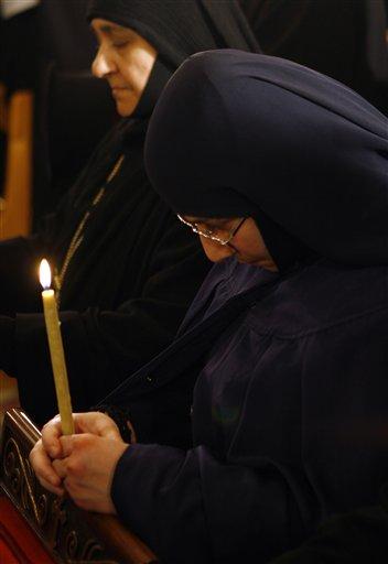 ZALİMİN VE MAZLUMUN DUASI - Burası Suriye, Hıristiyanlar yaşanan insanlık dışı katliamın durması için dua ediyor...
