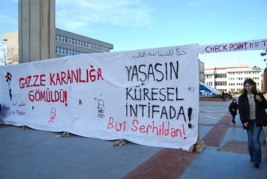Gazze karanlıkta, Boğaziçi ayakta!