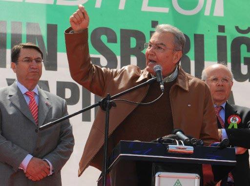 Yaklaşık altı ay önce CHP Genel Başkanı Deniz Baykal'ın temelini attığı ve tüm masraflarını ödemeyi taahhüt ettiği Türkiye'nin en büyük cemevi inşaatı yarım kalınca AK Parti devreye girdi.