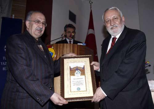 Milli sinemanın öncü ismi, Devlet Üstün Hizmet Madalyası sahibi yönetmen Yücel Çakmaklı hayatını kaybetti.