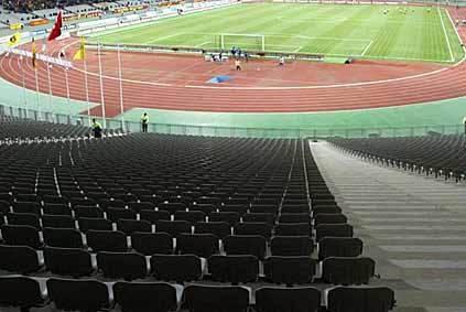 Atatürk Olimpiyat Stadı, İstanbul BŞB.-Gençlerbirliği maçıyla 'En az seyirciyle oynayan 5. dev stat' oldu. 81 bin kapasiteli statta 9 Aralık'ta oynanan maçı sadece 50 kişi izledi.