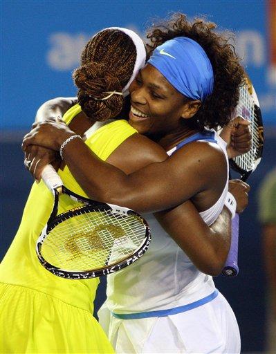 Avustralya Açık'ta ilk şampiyonlar belli oldu. Serena Williams ve Venus Williams kardeşler, Wimbledon ve Olimpiyatlar'da olduğu gibi şampiyonluğu kimseye kaptırmadı