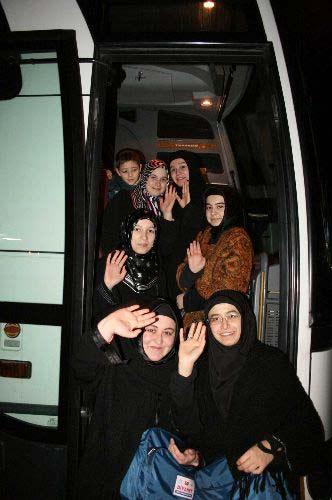 Bu yıl hafızlığını tamamlayan 15 &ouml;ğrenciden 8'i kutsal topraklara uğurlandı.