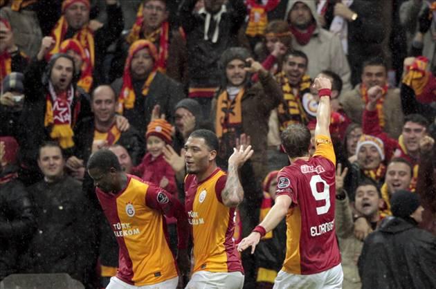 "Bank Asya 1.Lig'de başarılar dilerim, artık düşebilirsiniz :D" (Bir Galatasaraylı)