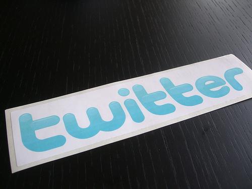 <p>Daily Telegraph gazetesi, Twitter kullanıcılarının yazdıkları mesajların üçte ikisinin diğer kullanıcılar tarafında sıkıcı bulunduğunu ortaya çıkardı.<br /><br />Gazete, okuyucularının da sıkıcı kişiler arasına girmemesi için araştırmacıların hazırladığı dokuz altın kuralı açıkladı.<br /><br /><strong><span style="color: #0000ff;">İŞTE DOKUZ ALTIN KURAL</span></strong></p>