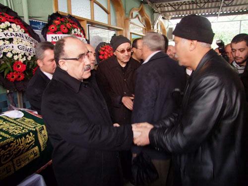 İçişleri Bakanı Beşir Atalay'ın ağabeyi Rifat Atalay'ın cenazesi, Çarşı Camisi'nde öğlen kılınan cenaze namazı sonrası Yahşihan Mezarlığı'nda toprağa verildi. Cenazeye çok sayıda bakan ve milletvekili katıldı.