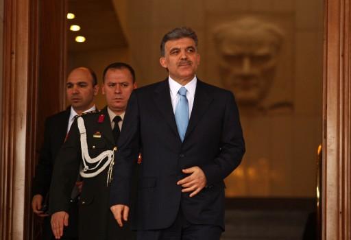 Cumhurbaşkanı Abdullah Gül, resmi davetlisi olarak dün Ankara'ya gelen Filistin Devlet Başkanı Mahmud Abbas ile bir araya geldi.