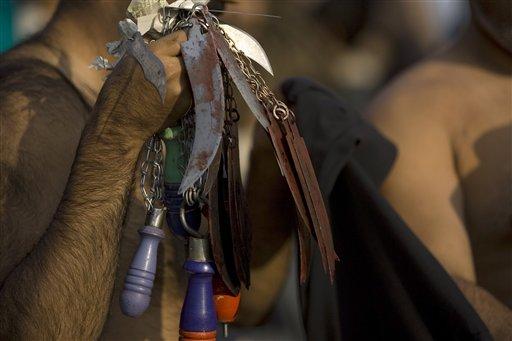 Pakistan'da kanlı kerbela matemi