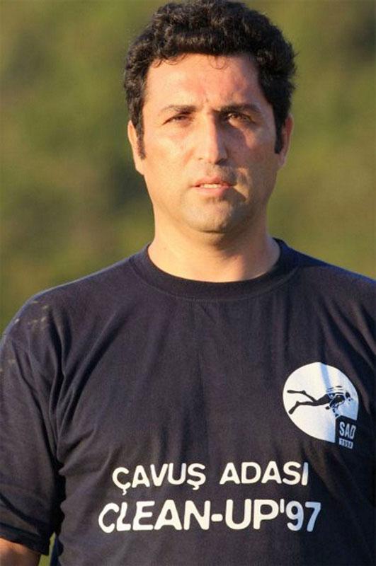 Akdeniz foku Badem, Didim açıklarında henüz iki aylık iken 5 Aralık 2006 tarihinde yaralı bulunduktan sonra İzmir Foça'daki Akdeniz Foku Araştırma Merkezinde özel bir havuzda tedavisine başlandı. Sualtı Araştırmaları Derneği Akdeniz Foku Araştırma Grubu (SAD-AFAG) tarafından tedavisi devam ederken, işadamı Mustafa Koç da Badem'in bakımını üstlendi. Hollanda Fok Kurtarma ve Araştırma Merkezi'nden Richard Dykena, Badem'in bakımı için Foça'ya geldi. Foça Akdeniz Foku Araştırma Grubunun o dönem Başkanı olan Dr. Harun Güçlüsoy, nesli tükenme tehlikesiyle karşı karşıya olan hayvana dört ay bakıldıktan ve iyileştikten sonra doğal ortama bırakılacağını açıkladı. Fok Badem'in 4 ay süren tedavi ve rehabilitasyonunun ardından 28 Nisan tarihinde helikopter ile Datça açıklarına getirilerek doğal ortama bırakıldı.