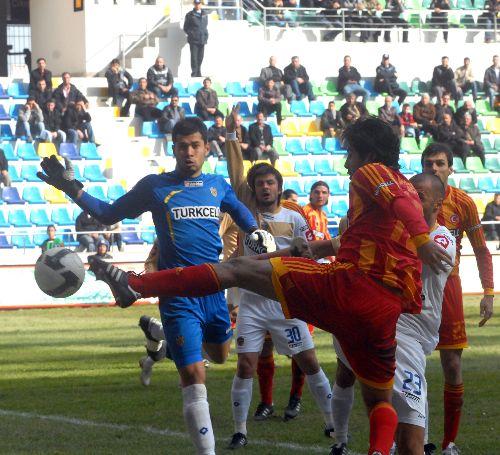 Süper Lig'de Kayserispor, Ankaragücü'nü 2-0 yendi.