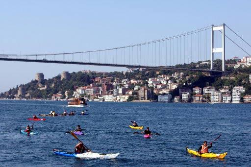 20. Asya'dan Avrupa'ya Uluslararası Yüzme, Kürek, Yelken ve Kano Yarışları, İstanbul Boğazı'nda yapıldı