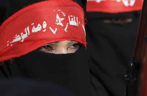 Filistin Kurtuluşu Demokratik Cephesi DFLP Mensubu kadın militanlar, Gazze Şeridi'nin güneyinde talim yaptı.