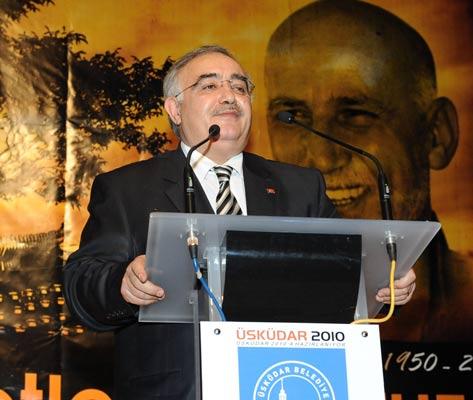 Servet Kabaklı ise yaptığı konuşmada, güzel yaşayıp güzel ölmenin Ömer Lütfi Meteye yakıştığını ifade ederken, kendisinin Allah yolunda Leylasına sahip bir Mecnun olduğunu, Ömer Lütfi Metenin insanları kırmaktan çok korkan Allah dostu bir insan olduğunu anlattı. Kabaklı, kalem haysiyetine sahip bir insan olan Metenin kökü mazide olan bir Alperen olduğunu ifade ederken, kendisinin hem Ömer hem de Lütfi olduğunun altını çizdi.