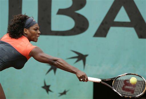 Tek bayanlarda 5 numaralı seribaşı ABD'li Serena Williams, 10 yıl sonra ilk kez 3. turda elenerek hayranlarını şaşırttı. Williams, Slovenyalı Katarina Srebotnik'e 6-4 ve 6-4'lük setlerle 2-0 boyun eğdi.