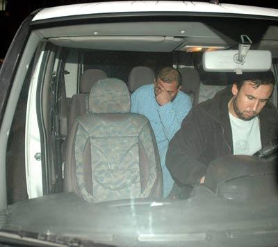 Konya Numune Hastanesi'ne yaralı halde kendi kullandığı otomobille gelen Hacı Mustafa K. tedavisi yapıldıktan sonra ifadesi alınmak üzere Karatay İlçe Emniyet Müdürlüğü'ne götürüldü. (Ahmet Ataş/Konya-İHA)