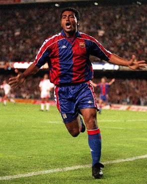 ROMARİO

Para için en ilginç transfere hiç şüphesiz Brezilya'nın efsane ismi Romario imza attı. 2003 yılında Al-Sadd takımına sadece 3 maç karşılığında transfer olan Romario'nun aldığı ücret tam 1,5 milyon dolardı.
