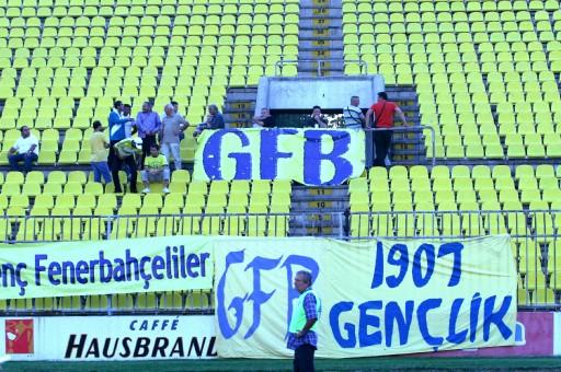 Alex ile penaltıdan ve Guiza ile bulduğu gollerle 2-2 eşitliği sağlayan sarı-lacivertliler, karşılaşmadan bu skorla tamamlayarak 2 gol attığı deplasmanda önemli bir avantaj sağladı.