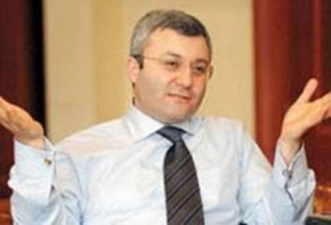 <b>TUNCAY ÖZKAN</b> "Savaş ortamlarında silah ve savaş aracı ihtiyacı ön plana çıkıyor..."
