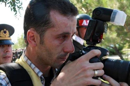 9 ASKER, ERZINCAN ASKERI HASTANESI'NDE DUZENLENEN TORENIN ARDINDAN MEMLEKETLERINE GONDERILDILER. BU ARADA CENAZE TORENINDE, BAZI BASIN MENSUPLARI DA GOZ YASLARINA HAKIM OLAMADILAR. AA MUHABİRİ SARP SÖZER DE ARKADAŞLARINI GÖRÜNTÜLEDİ