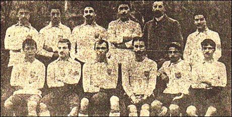 <p>KUMKAPI TERBİYE-İ BEDENİYE YURDU Kuruluş Amacı: <p>Ülkesine layık genç, kuvvetli, çe¬vik, gürbüz ve ahlaklı nesiller yetiştirmek. İdare Merkezi: Kumkapı'da Kuruluş Tarihi: 5 Temmuz 1919 (5 Temmuz 1335).<p>
İdare Heyeti: Reis-i umûmî Mehmed Bey sâni Raif Bey, kâtib-i mes'ul İhsan Bey, murahhas mes'ul Celal Bey, kasadar Fahri Bey, tahsildar Feyzi Bey ve idare memuru Hüseyin Bey.