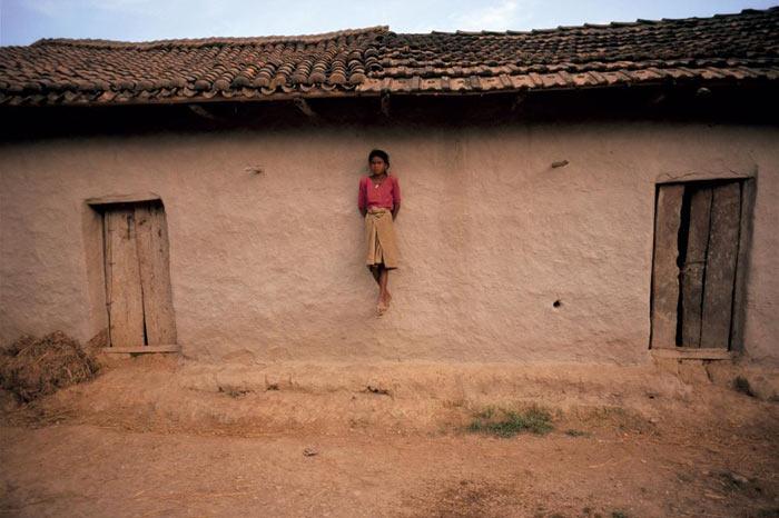 National Geographic, fotoğrafın sadece haber değil belge ve sanat yönünü de öne çıkaran kareleriyle albümü sıradışı bir tarih panoramasına dönüştürüyor. National Geographic öncü fotoğraf teknolojileriyle ve çığır açan görüntülerle birlikte 120 yılı aşkın sürede 11 milyondan fazla kareyi içeren bir arşivi şekillendirdi. İşte bu sıra dışı albümden bazı fotoğraflar