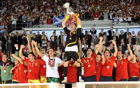 13. Avrupa Futbol Şampiyonası'nda şampiyonluğu, Avusturya'nın başkenti Viyana'daki final maçında Almanya'yı 1-0 yenen İspanya, 2. kez kazandı.