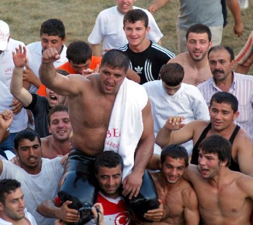 647. Tarihi Kırkpınar Yağlı Güreşleri'nde, Antalya'dan Recep Kara başpehlivanlığı kazandı.