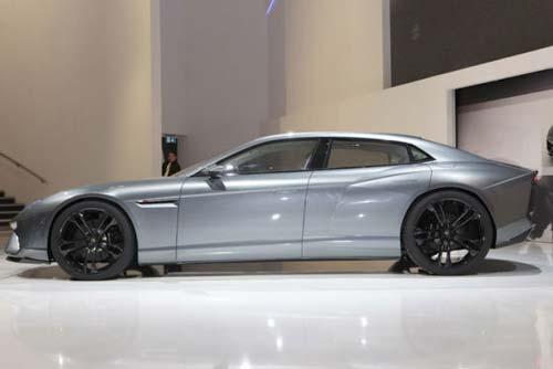 Lamborghini Estoque 4 kapılı bir Süpersporcu