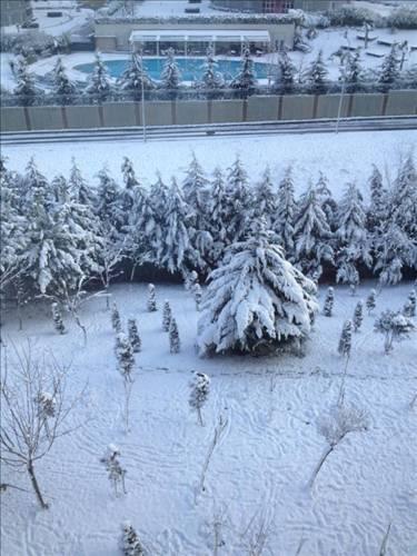 Erol Köse:
Uludağ değil İstanbul. Süper, hem yollar açık, hem kar tutmuş, özlenen tablo. Küresel ısınma nedeniyle senede 2 kere!