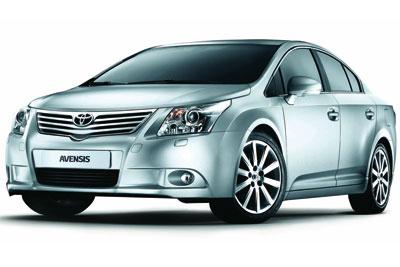 <bToyotada taksit 230 TLye indi</b> <br><br>
Toyota fırsatları mart ayı boyunca devam ediyor. Bu kapsamda Avensis 1.8 lt CVT modeli mart ayı boyunca 5200 TL indirim ve aylık 975 TLlik taksitlerle satılıyor. Aynı şekilde Yaris 230 TL, Auris 275 TL ve Corolla 350 TLden başlayan taksitlerle yeni sahiplerini bekliyor. <br><br>
Toyota Avensisin CVT teknolojili otomatik şanzıman ve 1.8 lt benzinli motorla donatılmış versiyonu, mart ayı kampanyasında 5200 TL indirimle 67 bin 400 TLden satışa sunuluyor. Kampanya dahilinde Toyota Finans Sisteminin kişiye özel, esnek ve uygun taksit seçenekleriyle Avensise 975 TLden başlayan aylık taksitlerle sahip olunabiliyor. Bununla birlikte benzer imkanlar diğer modellerde de var. Yaris 230 TL, Auris 275 TL, Corolla 350 TL, RAV4 1575 TL ve Hilux ise 525 TLlik aylık taksitlerle kampanyadaki yerlerini alıyor. <br><br>
<b>İsteyen 4 ay erteleyecek</b> <br><br>
Mart kampanyasında Toyota satın almak isteyenlere, yüzde 1.10dan başlayan faiz oranlarıyla 60 aya varan vade, ilk dört ay taksit erteleme, balon ödeme ve vadeli takas gibi birçok avantaj sunuluyor. İkinci el aracını satmak ve yeni bir Avensis almak isteyenlere, eski araçlarına uygun fiyatı bulabilmek için üç ay ek süre sağlayan vadeli takas hizmeti de devam ediyor.
