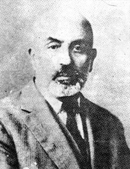 İstiklal Marşı Şairimiz eski Mebus Mehmed Akif Ersoy:
Bediüzzaman hazretleri 22.03.1951de yazdığı bir mektubunda M. Akifin İşarat-ül İcaz tefsiri hakkında değerlendirmesini bizzat nakletmektedir. Bu mektubun o kısmını derc ediyoruz: İşarat-ül İcaz umum Risale-i Nurun bir fihristesi, bir listesi ve o nur bahçesinin bir fidanlığı ve sırr-ı icaz-ı Kuranın bir membaı olduğunu gördüm. Gayet ince ve derin olduğu için şimdiye kadar âlimler pek azını anlamışlardı. Fakat kimin eline geçmiş ise fevkalade takdir etmiş ve emsalsiz demiş. Hatta Dar-ül Hikmette merhum şair Mehmed Akif demiş ki, En büyük âlim odur ki, bu tefsiri anlasın... Değil ki, bir benzeri yapılabilsin.
Yine Dar-ül Hikmette iken bir mecliste Mehmed Akif demiş ki: Bediüzzamanın konuştuğu yerde bize ancak sükût düşer.