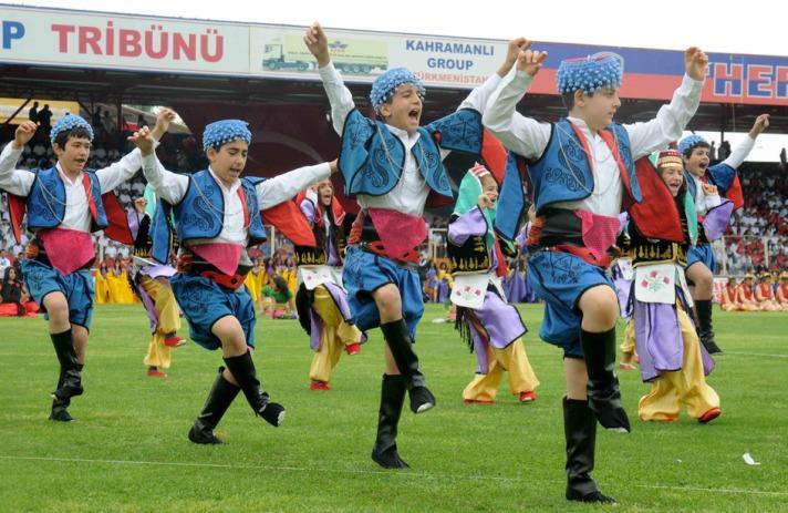 Mersin'de 23 Nisan Ulusal Egemenlik ve Çocuk Bayramı çeşitli etkinliklerle kutlandı.