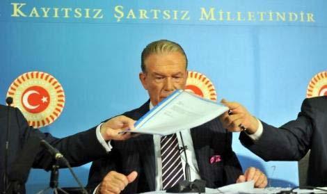 AKP'Lİ FIRAT ILE CHP'Lİ KILICDAROGLU, ORTAYA ATTIKLARI IDDIALARI TARTISMAK UZERE BIR ARAYA GELMISTI. TBMM BASIN TOPLANTISI SALONUNDA YAPILAN TARTISMAYI GAZETECI UGUR DUNDAR YONETMISTI. (ZEKERIYA ALBAYRAK)