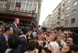 Başbakan Erdoğan, Güngören'deki hain terör saldırısının yaşandığı yerde