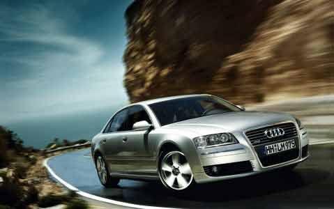 Org. Yaşar Büyükanıt’a Audi A8L marka bir otomobil alındı. Dünyada zırh gücü açısından bir numara olan otomobil çıplak 400 bin Euro fiyata sahip ve gümrük vergileriyle birlikte yaklaşık 1 Trilyon değerinde.