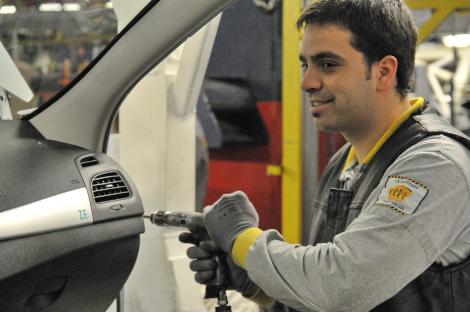 İlk elektrikli Fluence alkışlarla banttan indi