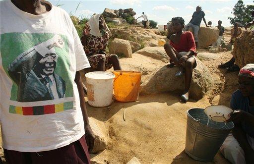 Zimbabve açlığın ve koleranın pençesinde