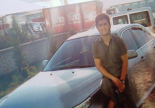 Bingöl'ün Genç ilçesine bağlı Güzeldere köyü kırsalında PKK'lı teröristle çıkan çatışmada şehit düşen Komando Er Muhammet Aygör'ün Konya'daki baba evine ateş düştü