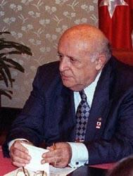 SAMİ SÜLEYMAN GÜNDOĞDU DEMİREL
Doğum yeri: Isparta - Atabey
Doğum tarihi: 1 Kasım 1924
Başbakanlık yaptığı tarihler: 27 Ekim 1965 - 26 Mart 1971 (30,31,32. Hükümet)
31 Mart 1975 - 21 Haziran 1977 ( 39. Hükümet)
21 Temmuz 1977 - 5 Ocak 1978 (41. Hükümet)
12 Kasım 1979 - 12 Eylül 1980 (43. Hükümet)