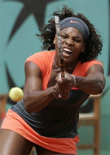 Tek bayanlarda 5 numaralı seribaşı ABD'li Serena Williams, 10 yıl sonra ilk kez 3. turda elenerek hayranlarını şaşırttı. Williams, Slovenyalı Katarina Srebotnik'e 6-4 ve 6-4'lük setlerle 2-0 boyun eğdi.