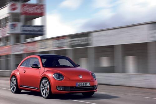 İlk olarak 1998 yılında tanıtılan New Beetle ve 2005 yılında gösterilen Beetle Ragster konseptinden yola çıkılarak hazırlanan yeni otomobil daha uzun, daha geniş ve daha alçak karosere sahip. Ama öncekine göre çok daha erkeksi çizgilere kavuştu. Zaten Volkswagen de bu modelle daha çok erkek müşteriye ulaşmayı hedefliyor.