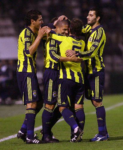 Sivasspor, Ankaraspor ve Beşiktaş'ın ardından Türkiye Kupası'nda son yarı finalist Bursaspor'u yenen Fenerbahçe oldu