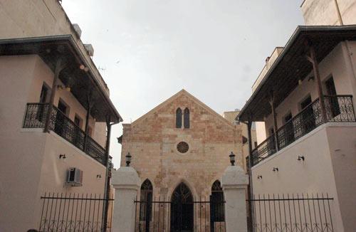 Hatay'ın İskenderun ilçesinde sinema olarak kullanılan tarihi bina kiliseye dönüştürüldü. İskenderun şehir merkezindeki Süryani kilisesi iki yıl süren tadilat çalışmalarının ardından aslına uygun şekilde restore edildi.