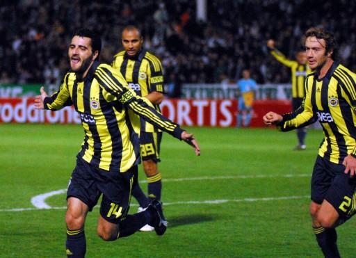 Sivasspor, Ankaraspor ve Beşiktaş'ın ardından Türkiye Kupası'nda son yarı finalist Bursaspor'u yenen Fenerbahçe oldu