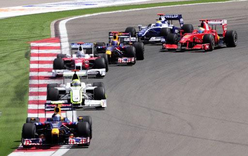 Formula 1 Dünya Şampiyonası'nda sezonun 7. yarışı ING Türkiye Grand Prix'si İstanbul Park Pisti'nde yapıldı. Yarış son sürat giden çılgın pilotları kadar ilginç görüntüleriyle güne damgasını vurdu.